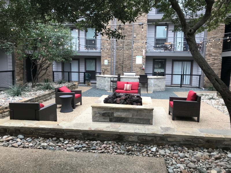 Woodfront-Fire-Pit-Grill-Beer-Garden